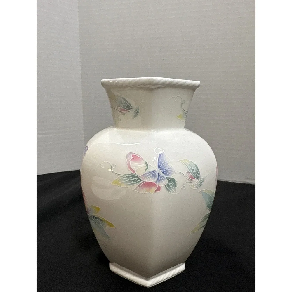 Aynsley elegant touch